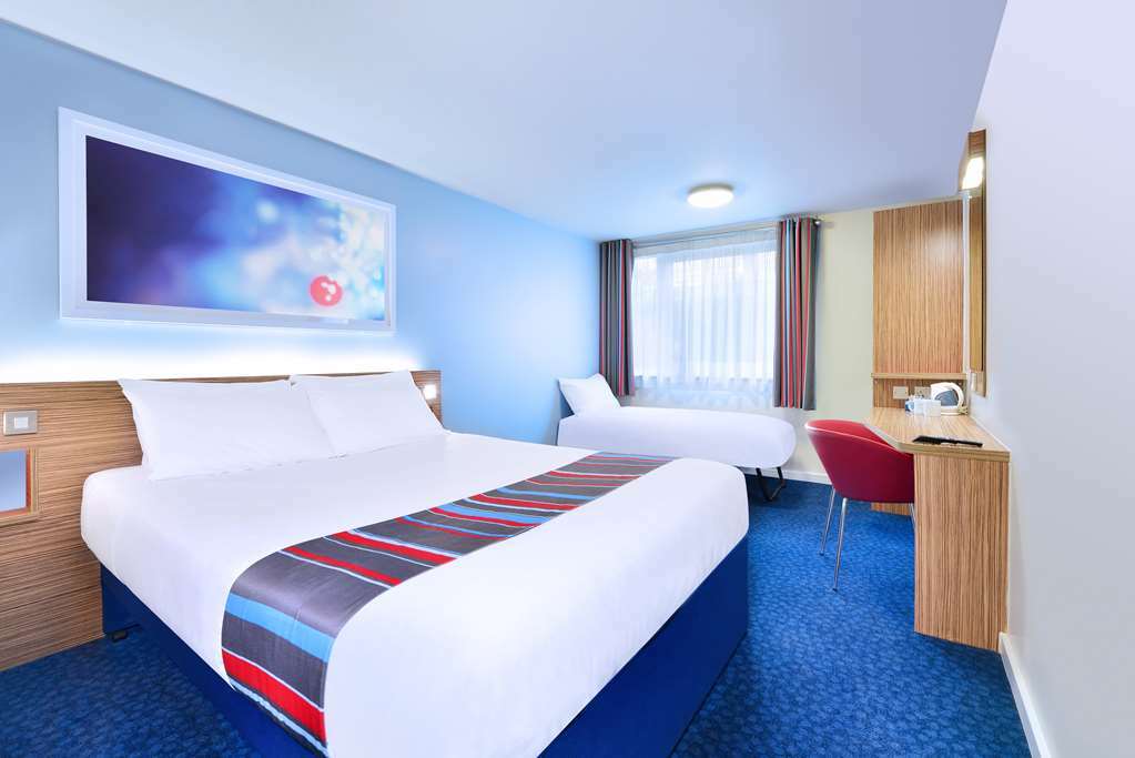 Travelodge Sheffield Central Room photo
