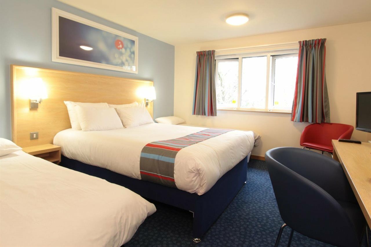 Travelodge Sheffield Central Exterior photo